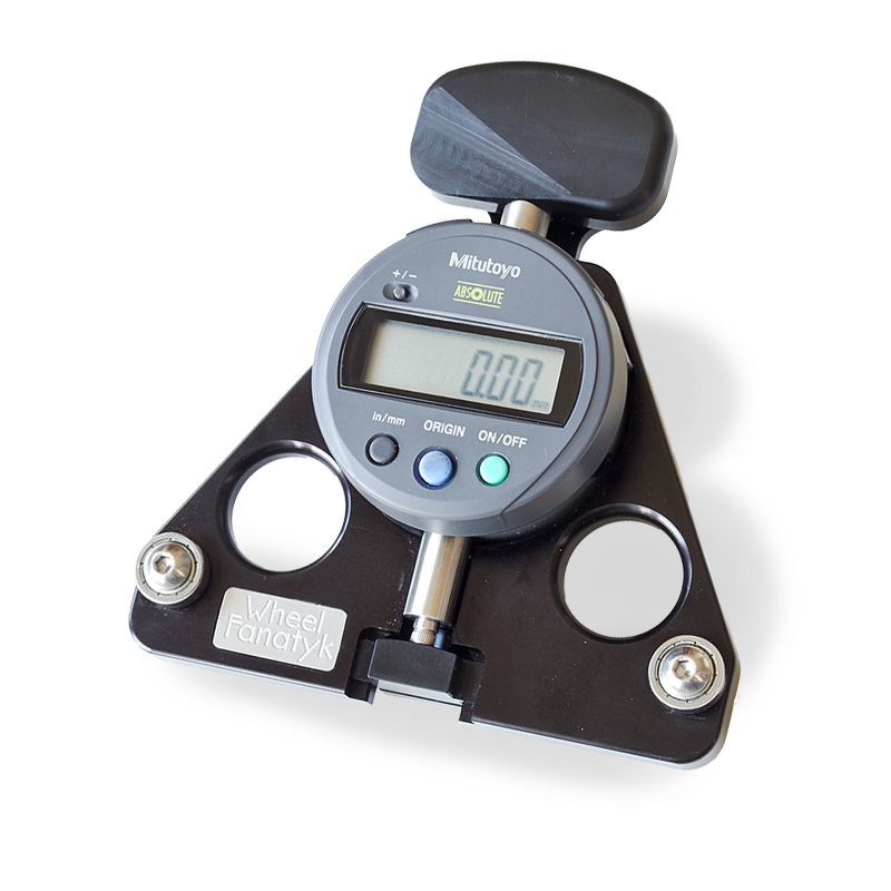 Tensiometer misst die Speichenspannung